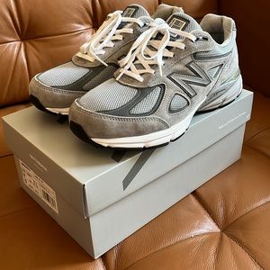 New Balance 990 v4  grey. made in USA